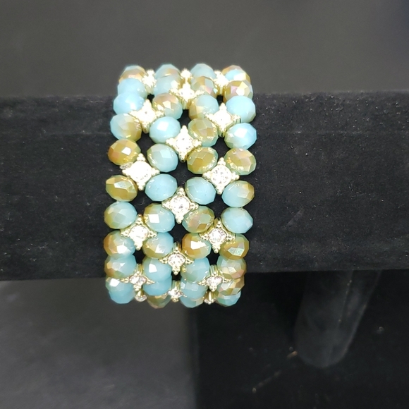 Premier Designs Turquoise & Gold 4 Strand Bracelet - Picture 4 of 4